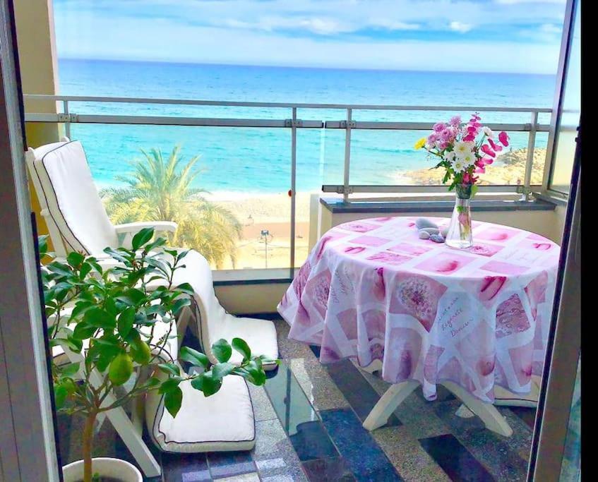 La Prom - A Two Bedroom Apartment With A Sea View Nizza Kültér fotó