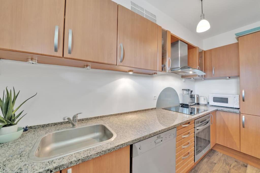 La Prom - A Two Bedroom Apartment With A Sea View Nizza Kültér fotó